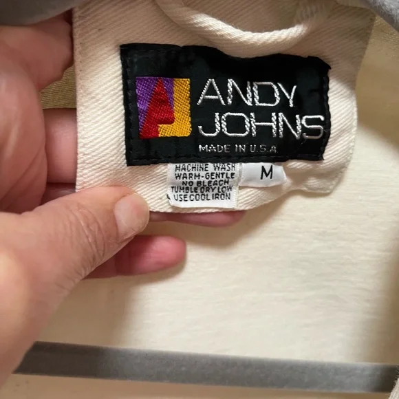 ANDY JOHNS 90’s Vintage White DenimJacket with Relaxed Fit and Snap Buttons